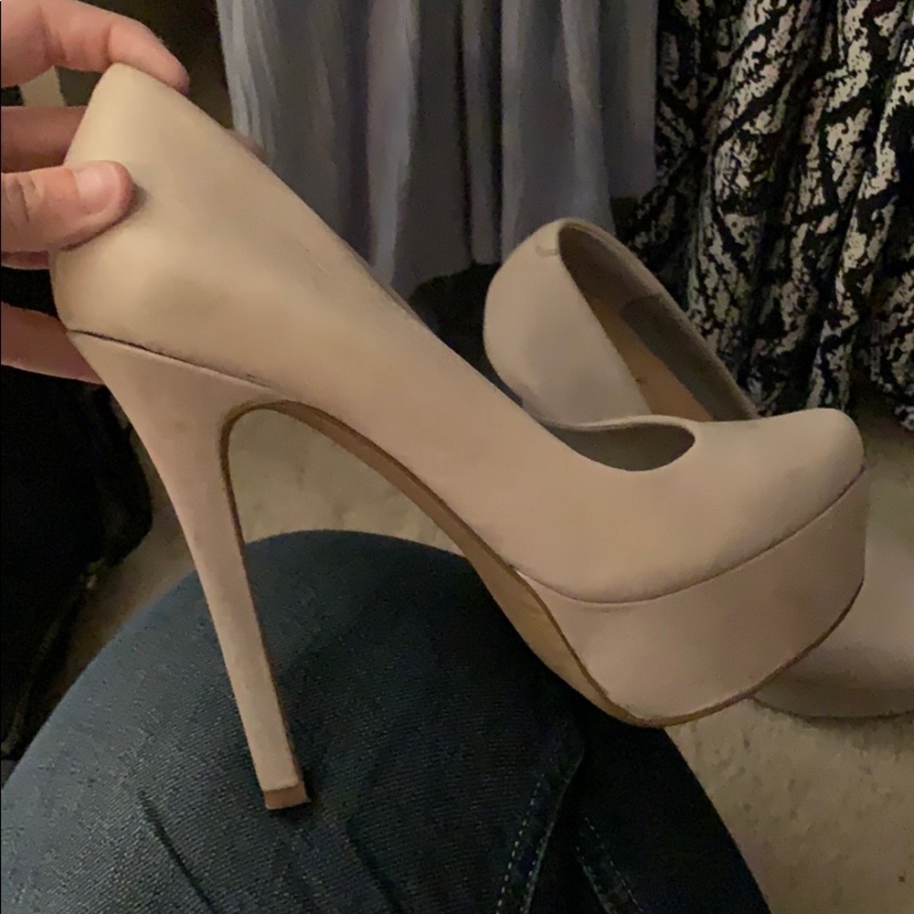 Jessica Simpson heels!